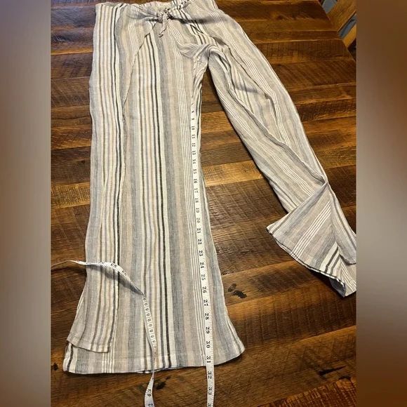 Just Living linen-blend pants size medium - Picture 3 of 6